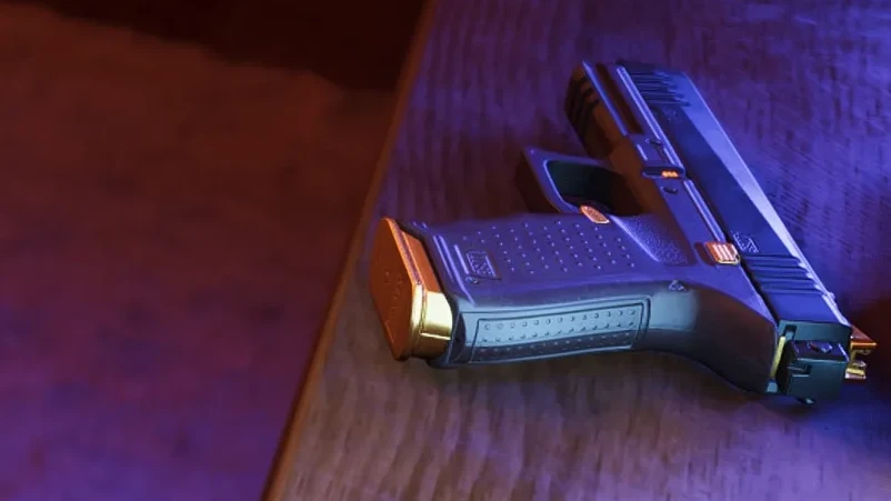 Boobie Ike in the Jack of Hearts office